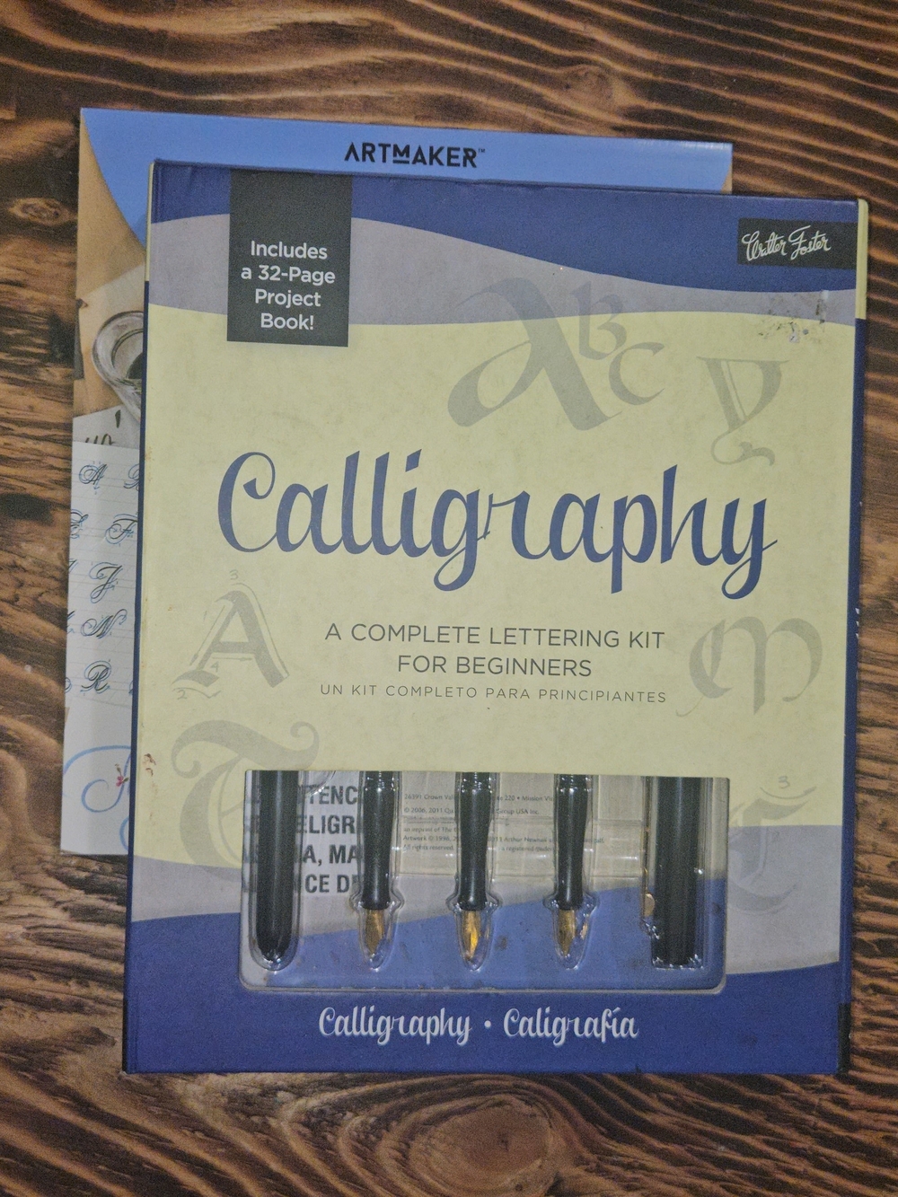 ArtMaker Beginner Calligraphy Lettering Kit - Picture 3 of 9